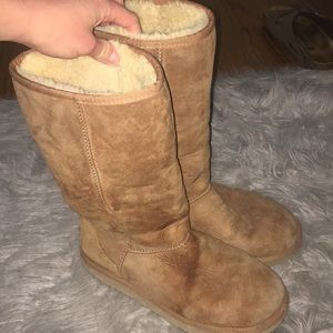 LIGHT BROWN MID CALVE UGGS
